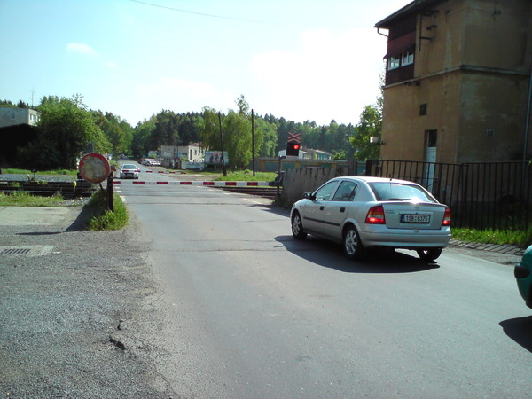 The photo for železniční přejezd Wolkerova, Kladno.